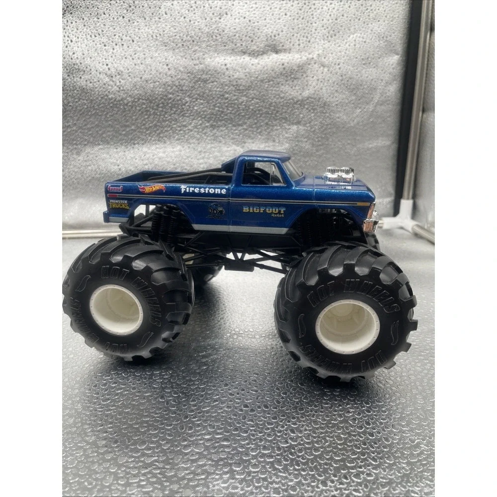 Hot Wheels BIG FOOT Monster Jam Oversized Truck Big Foot Die Cast Metal